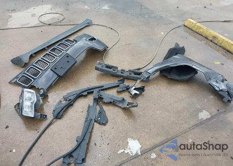 2019 Jeep Grand Cherokee Laredo E 4X2 z USA, uszkodzony, nr VIN 1C4RJEAG2KC621481